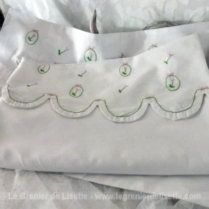 Ancien drap et taie pour lit d&rsquo;enfant