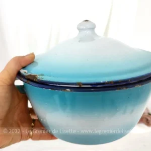Ancien petit fait-tout émaillé dégradé bleu