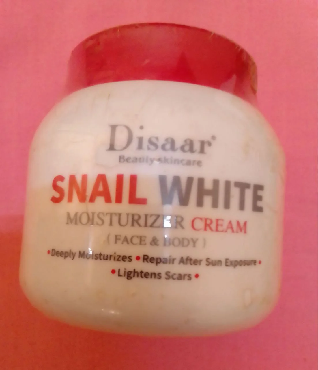 Crème hydratante à l’escargot blanc