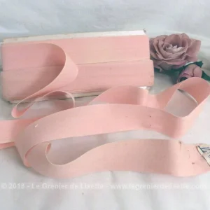 Ancien ruban extra-fort couleur rose pastel