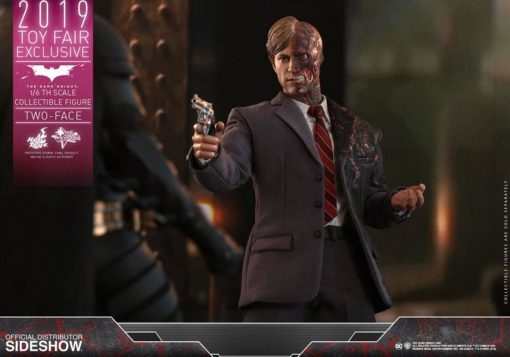 Hot Toys The Dark Knight Two Face Toy Fair Excl 1/6 Scale Figure – Image 4